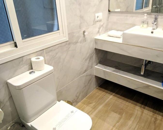 Aparteasy - Family Sant Antoni Apt. Barcellona